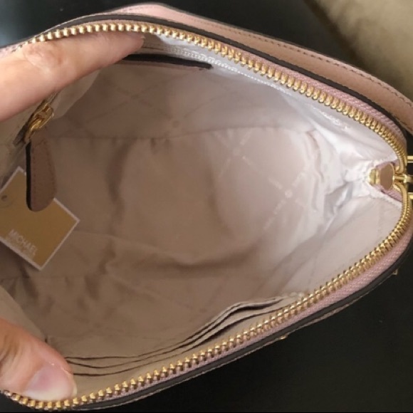 New Micheal Kors Dome Crossbody - Picture 7 of 8